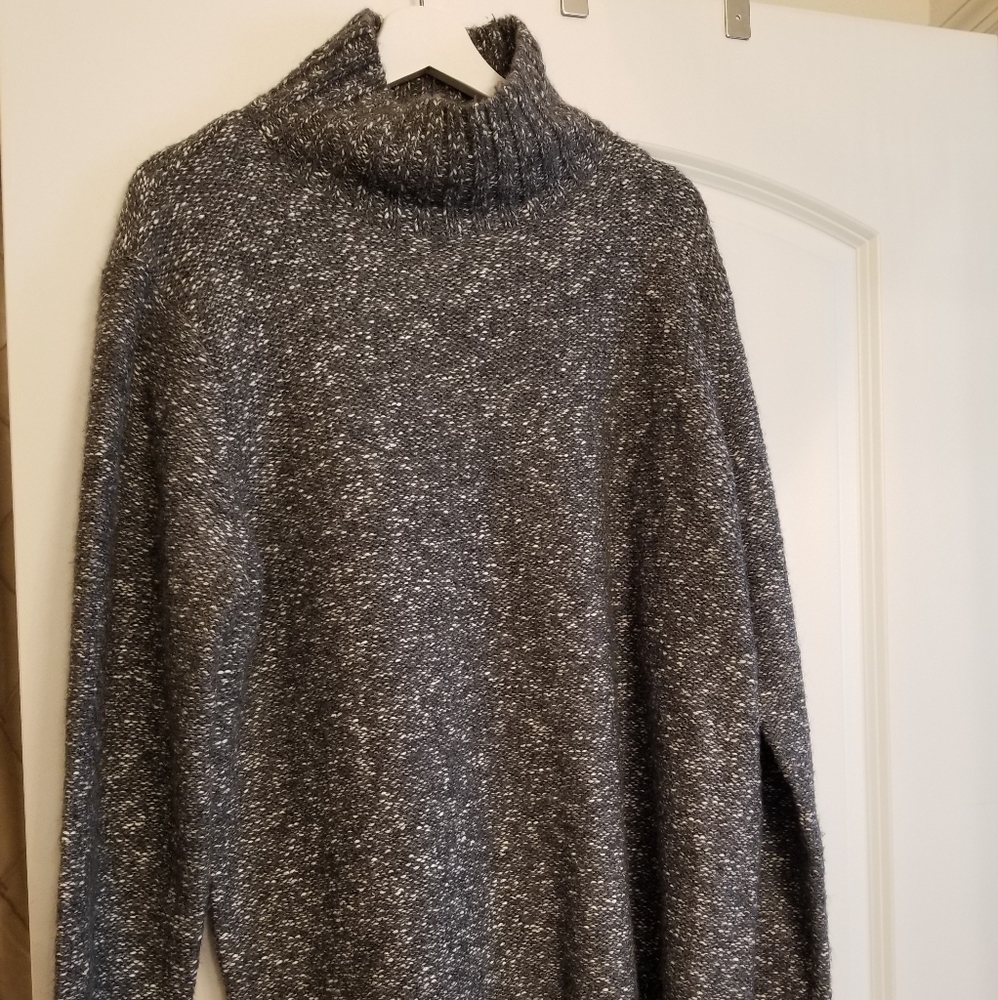 H&M mock turtleneck sweater